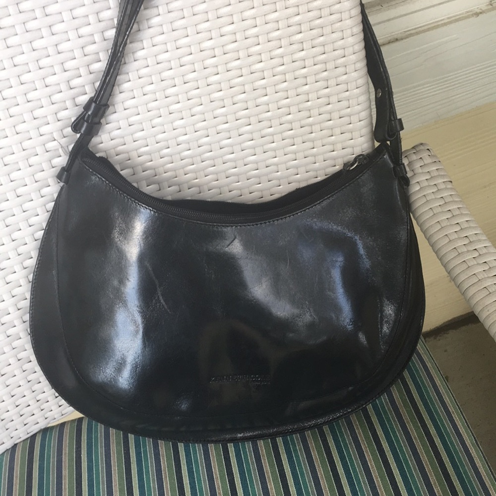 KENNET COLE Detailedbag🚭👍🏽 - Picture 2 of 7